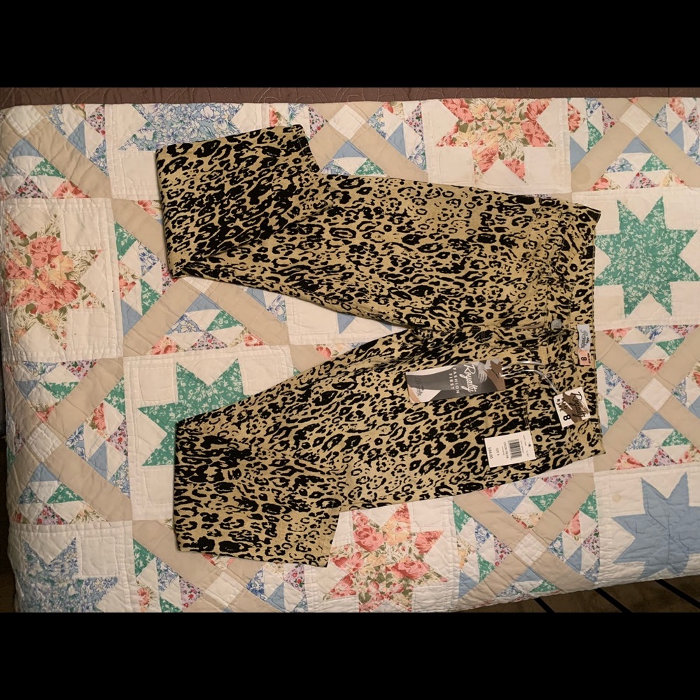 Royalty midrise ankle pants nwt